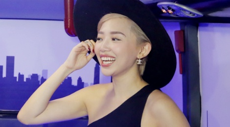 Toc Tien van dang co hoa nhap voi showbiz Viet hinh anh
