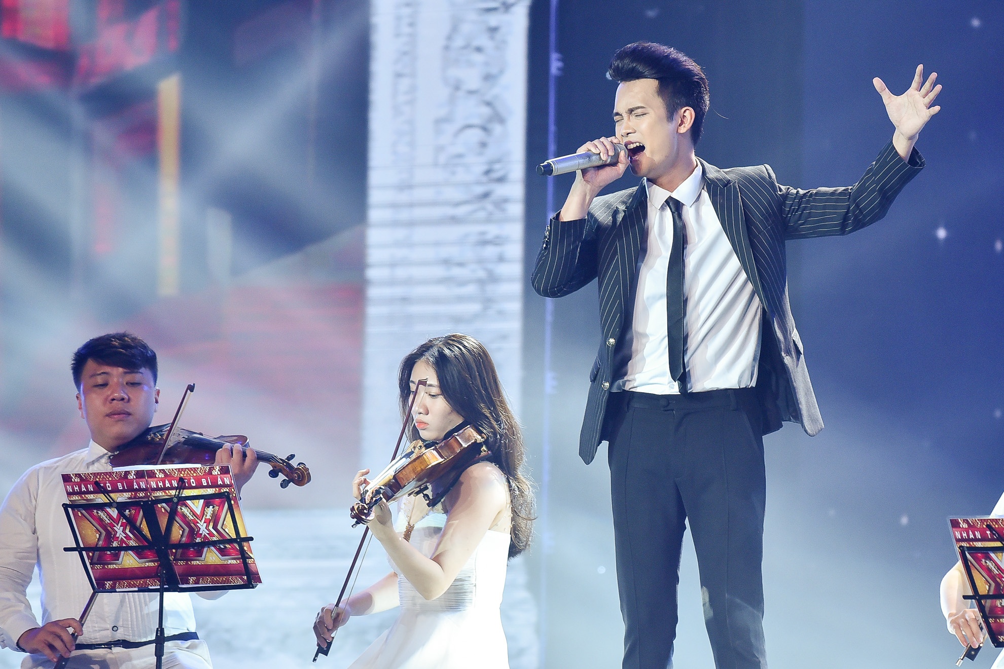 Dem ban ket X Factor anh 9