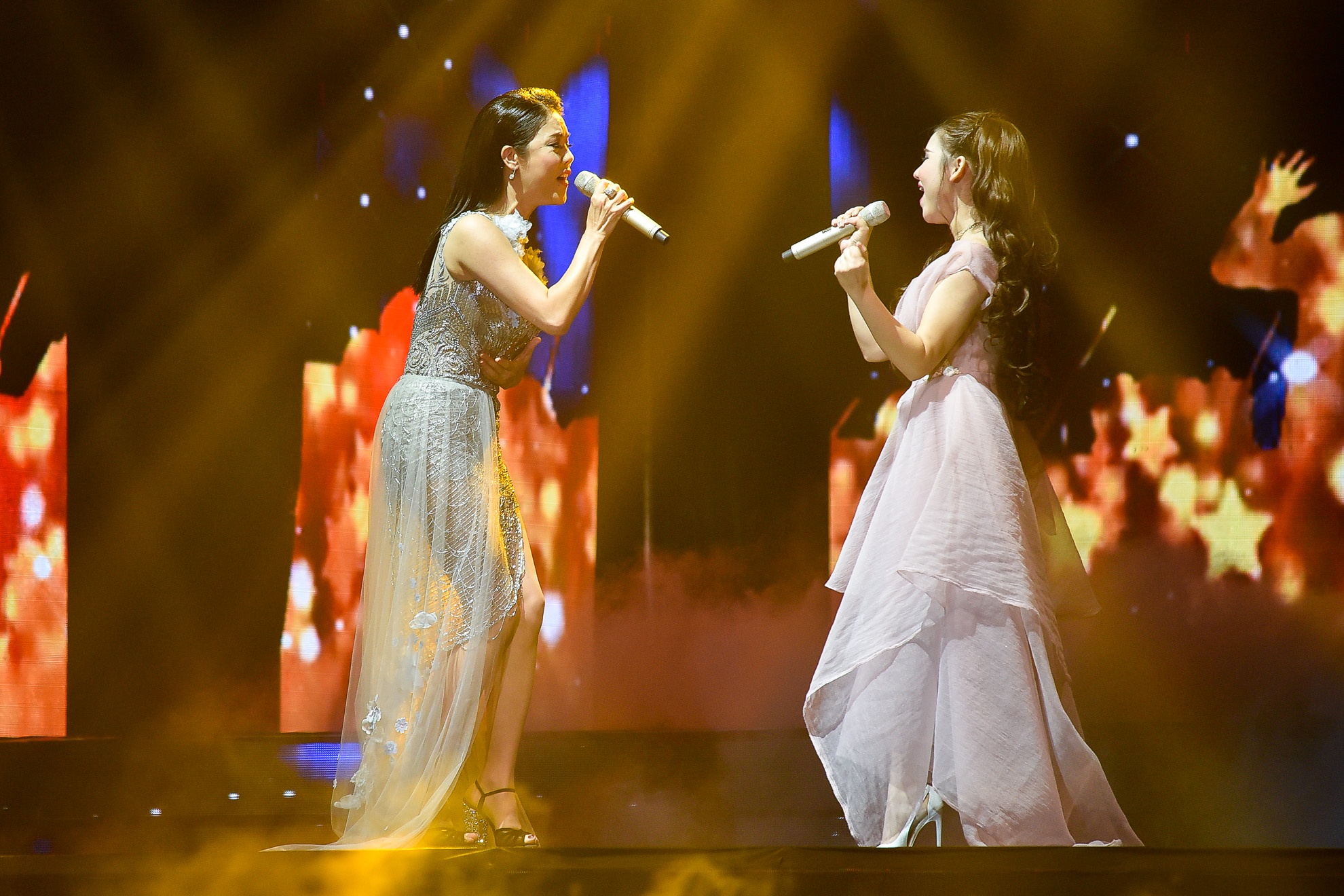 Dem ban ket X Factor anh 19