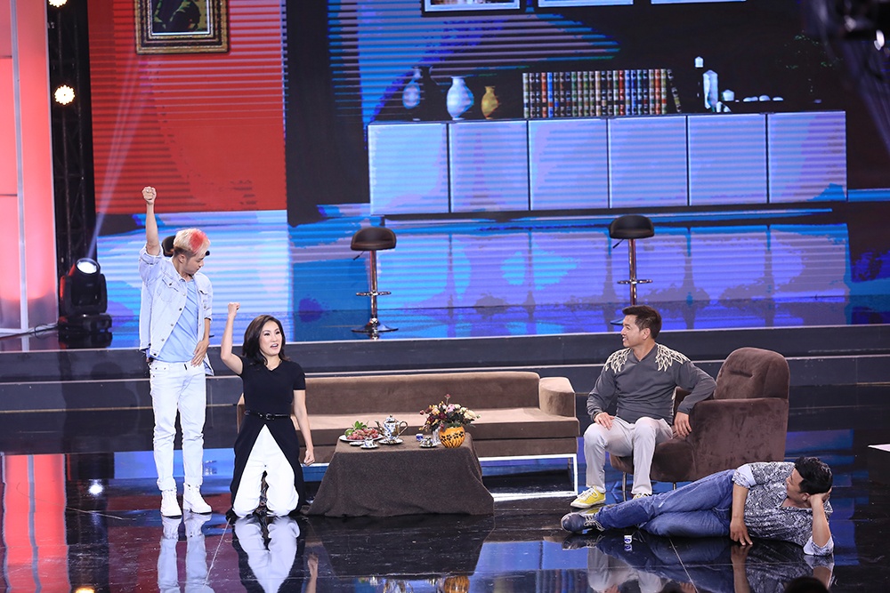 Tap 6 Bi mat dem chu nhat anh 3