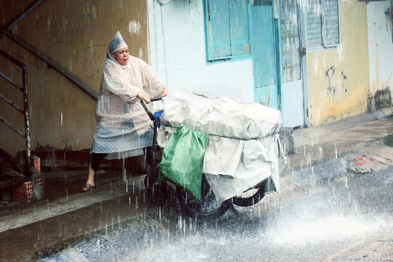 Viet Huong lam phim ngan Me anh 1