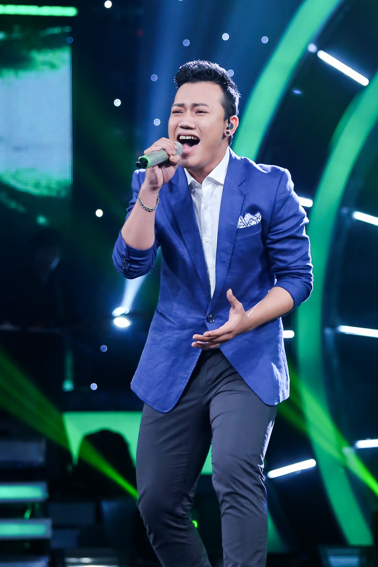 Gala 5 cuộc thi Vietnam Idol ảnh 11 Gala 5 cuoc thi Vietnam Idol anh 11