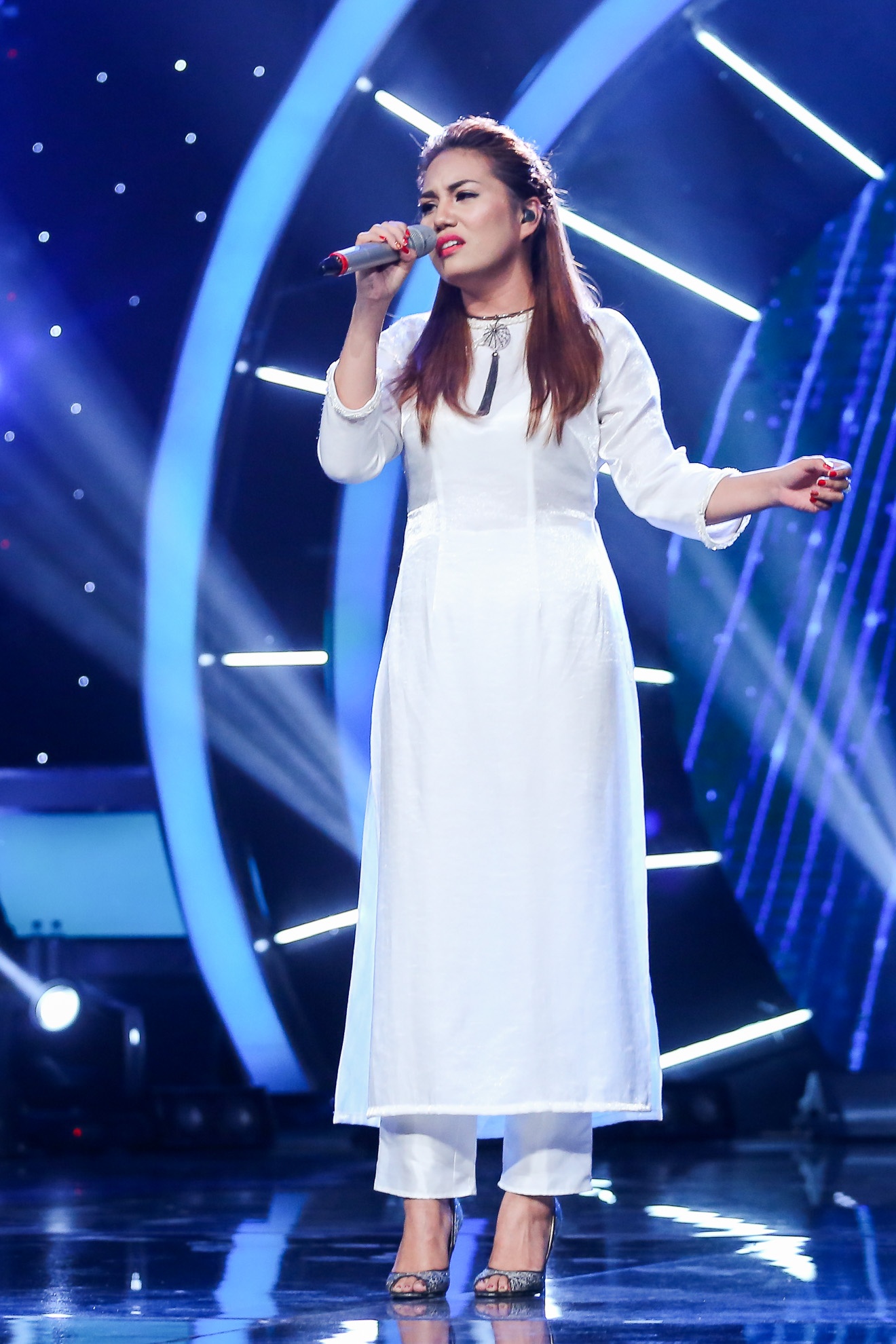 Gala 5 cuộc thi Vietnam Idol ảnh 2 Gala 5 cuoc thi Vietnam Idol anh 2