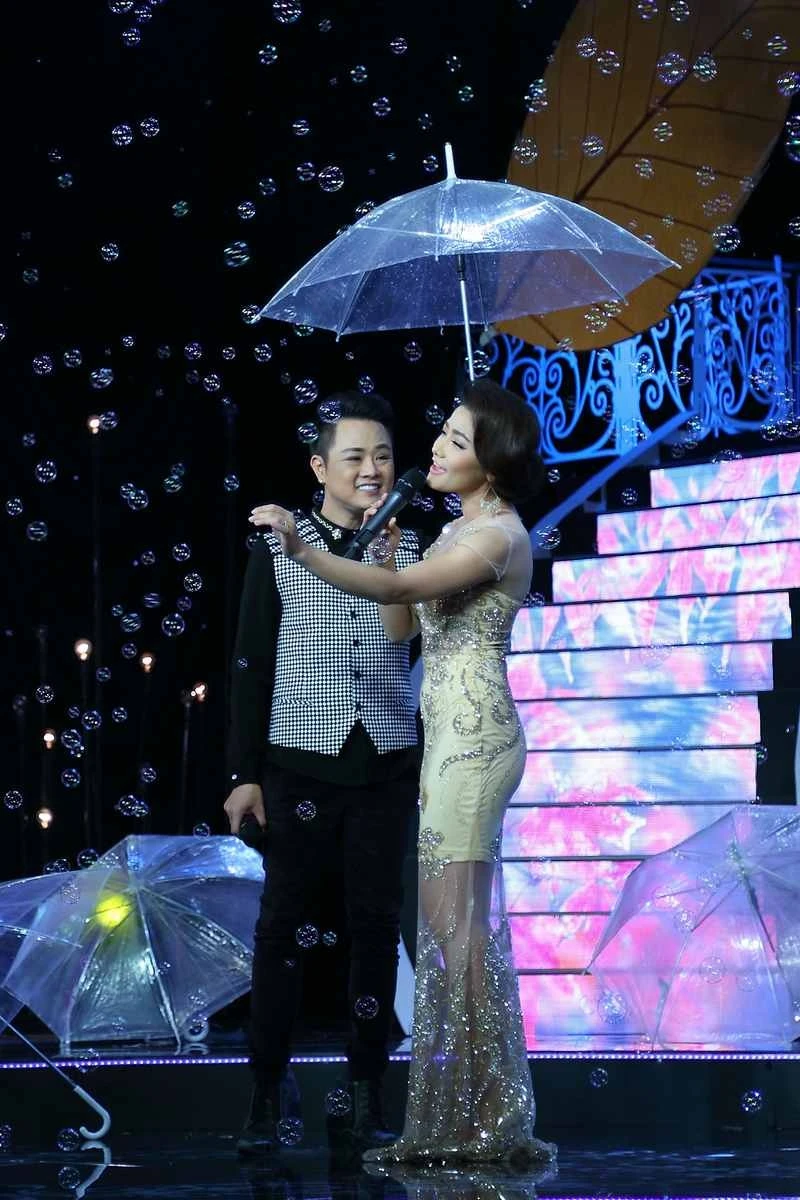 Tinh khuc vuot thoi gian thang 8 anh 10