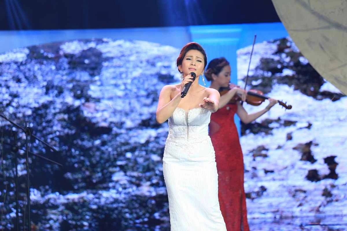 Tinh khuc vuot thoi gian thang 8 anh 8