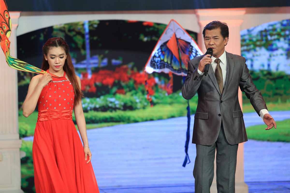 Tinh khuc vuot thoi gian thang 8 anh 7