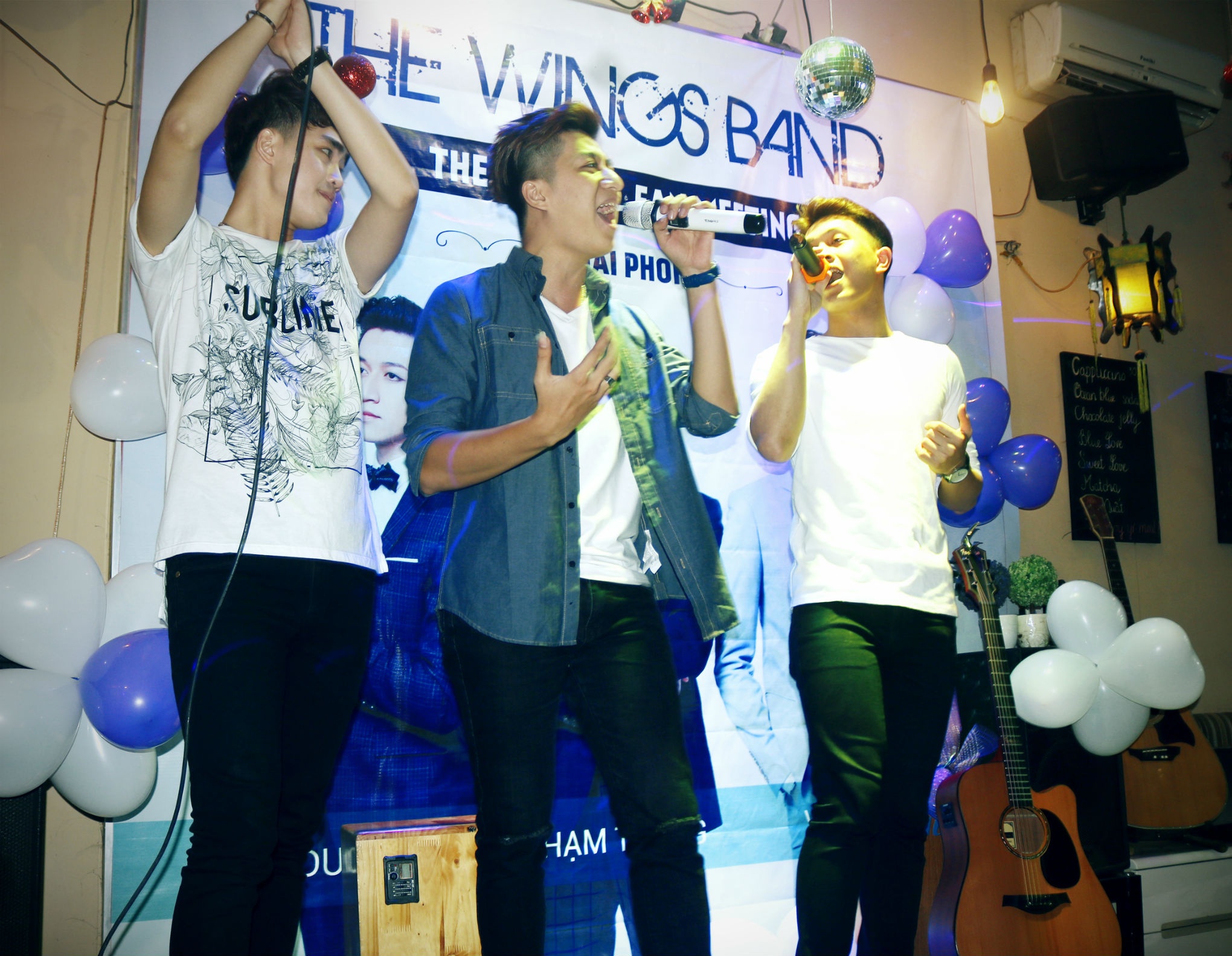 Nhóm nhạc The Wings tổ chức họp fan ảnh 1 Nhom nhac The Wings to chuc hop fan anh 1