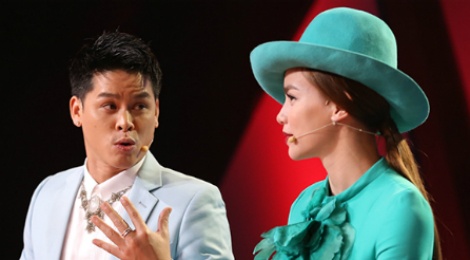 Ho Ngoc Ha bat khoc vi hoan canh thi sinh ngan can hinh anh