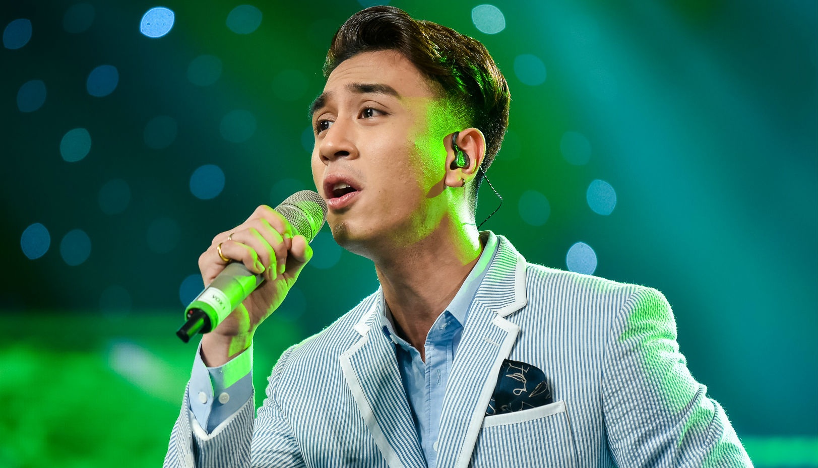 Tung Duong - What a wonderful world hinh anh