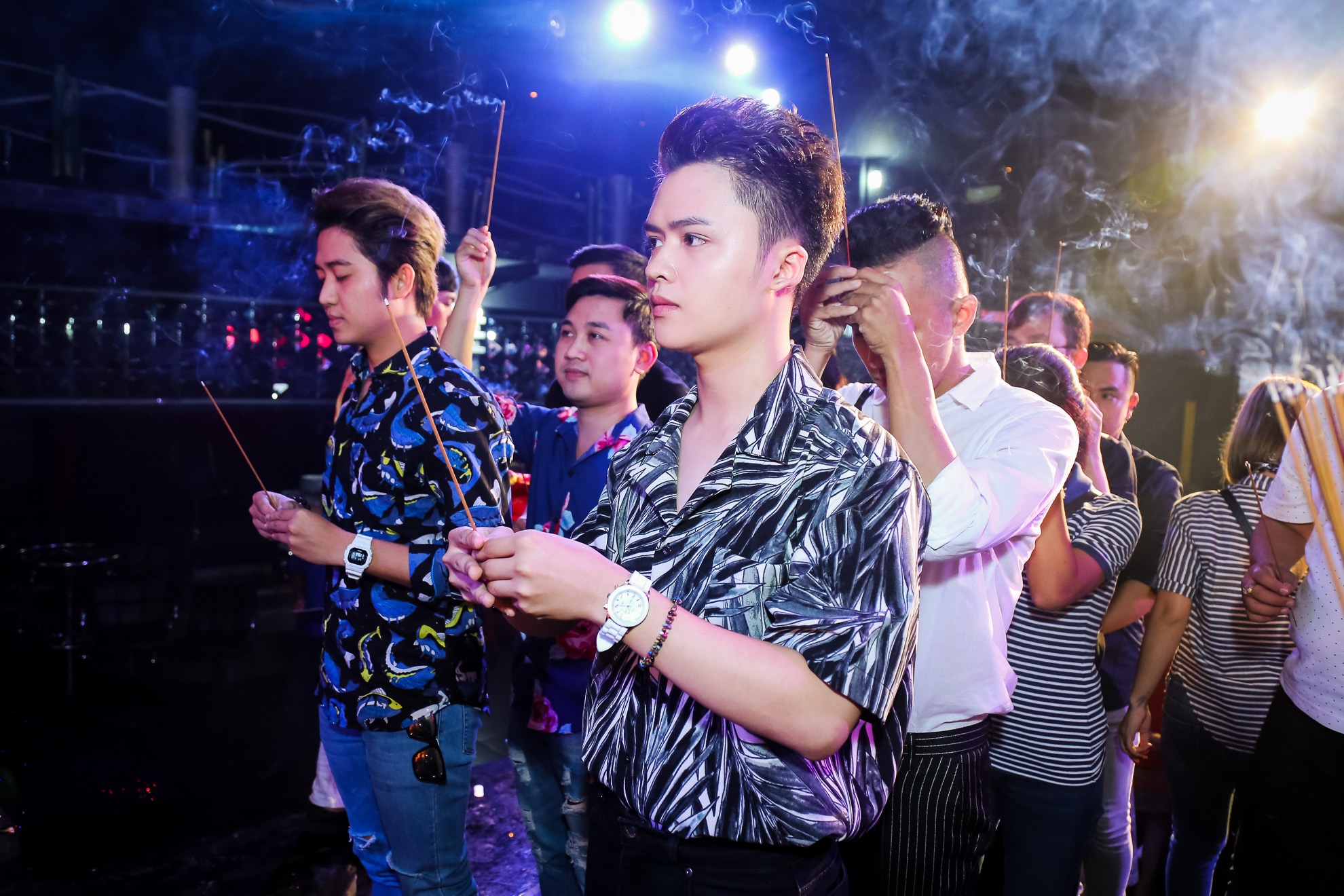 Đàm Vĩnh Hưng giỗ Tổ ở sân khấu ảnh 7 Dam Vinh Hung gio To o san khau anh 7