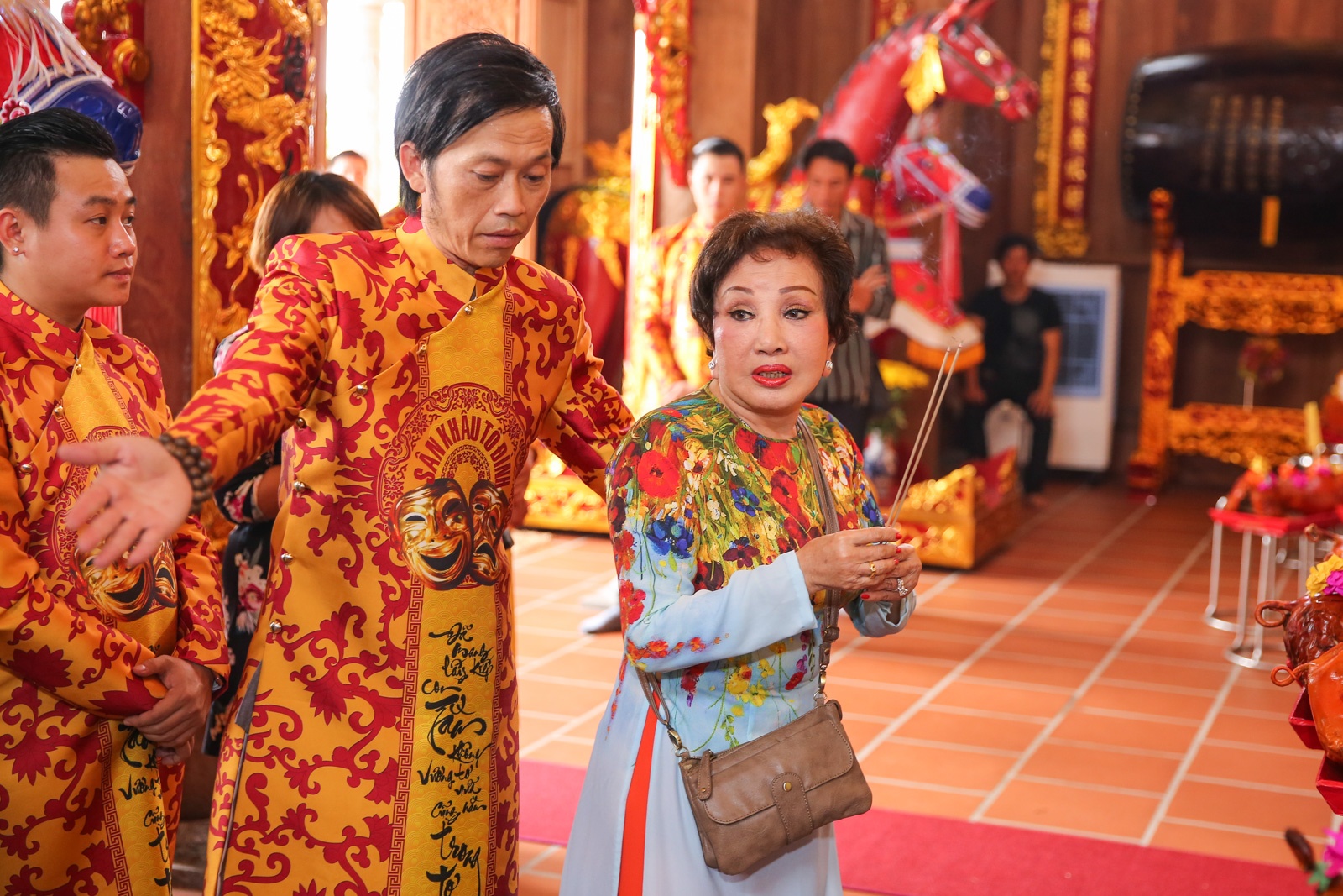 Den tho To cua Hoai Linh anh 4