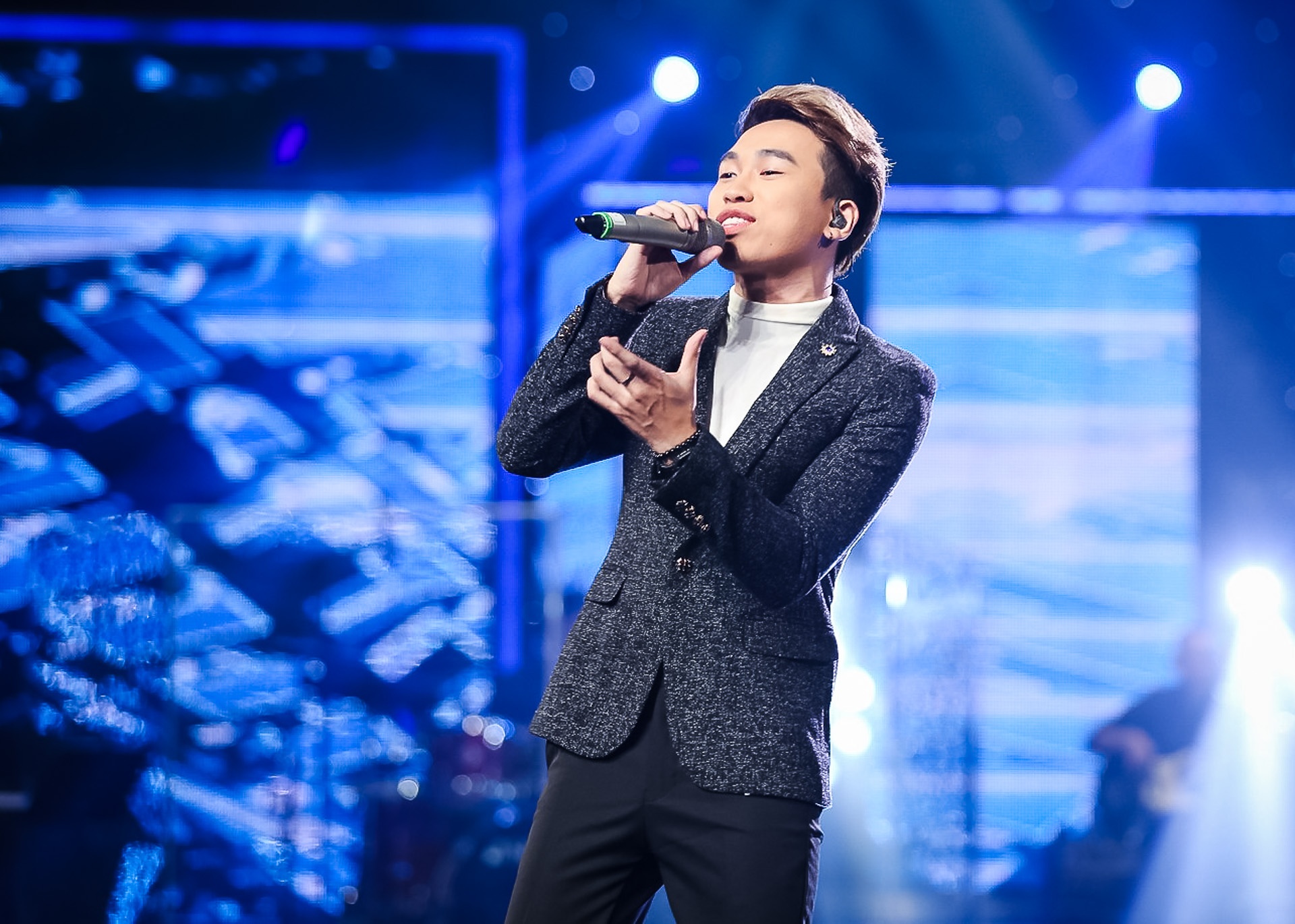 Gala 9 cuộc thi Vietnam Idol  ảnh 1 Gala 9 cuoc thi Vietnam Idol anh 1
