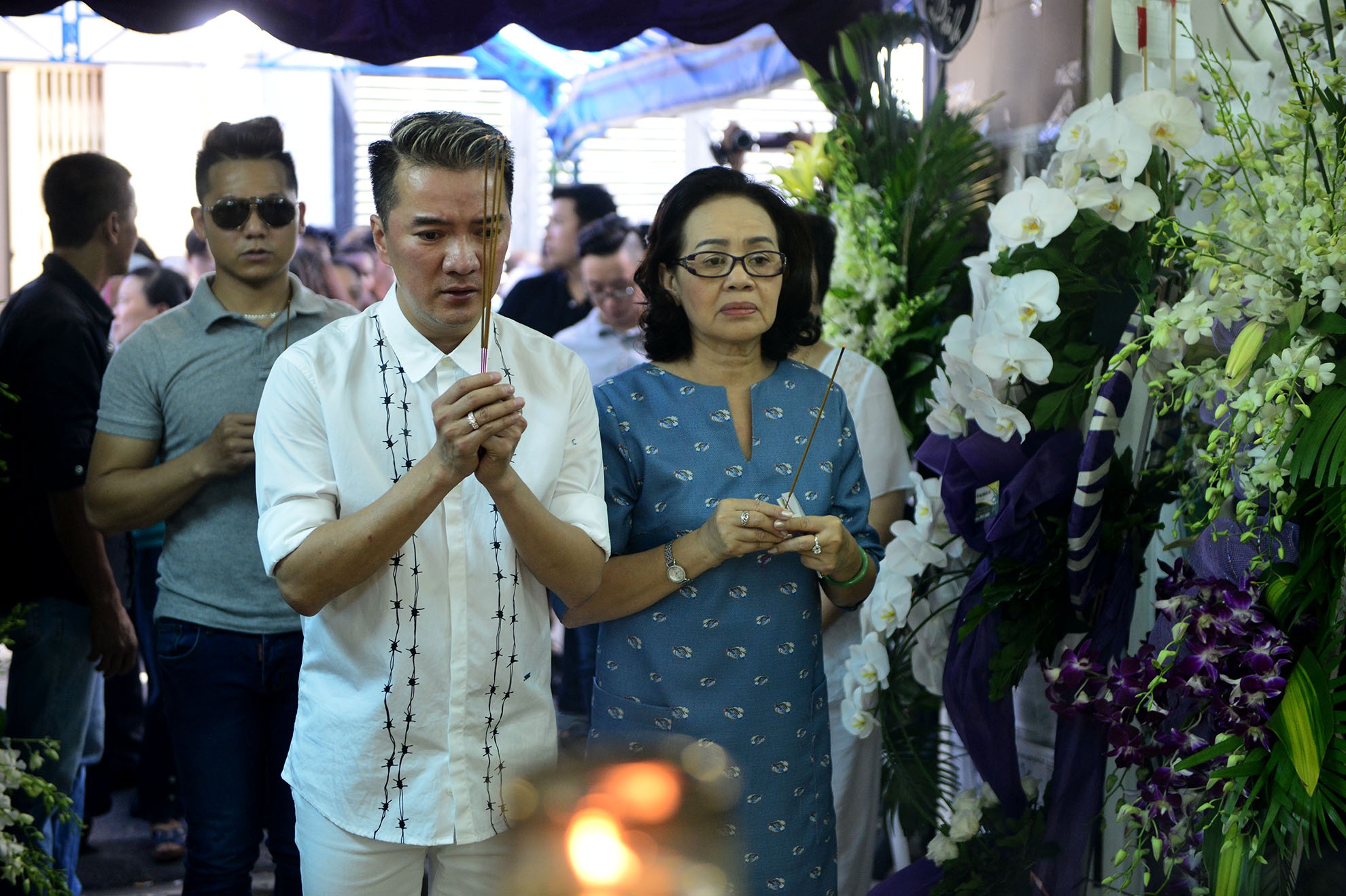 Dam Vinh Hung nghen ngao toi vieng Minh Thuan hinh anh