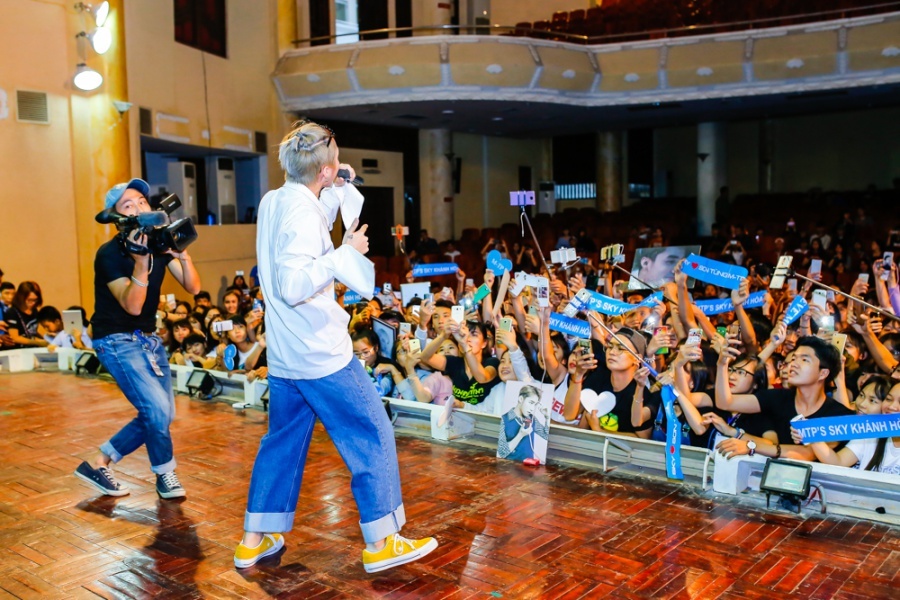 Sinh nhật của Sơn Tùng MTP ảnh 2 Sinh nhat cua Son Tung MTP anh 2