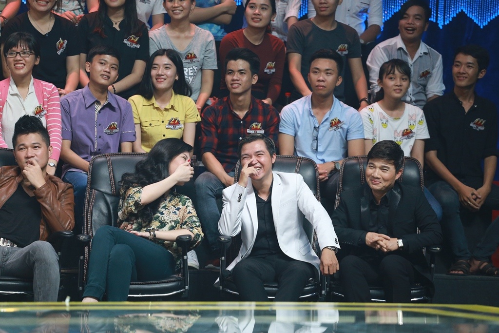 Tap 2 Ca si giau mat anh 4