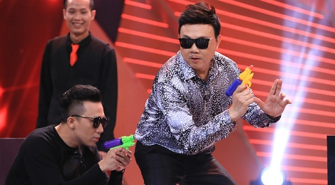 Tran Thanh - Truong Giang luan phien 'dim hang' Chi Tai hinh anh