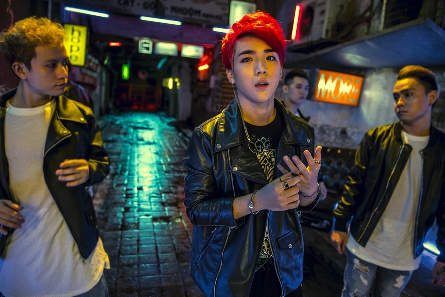 Uni5 phat hanh MV thu 2 anh 2