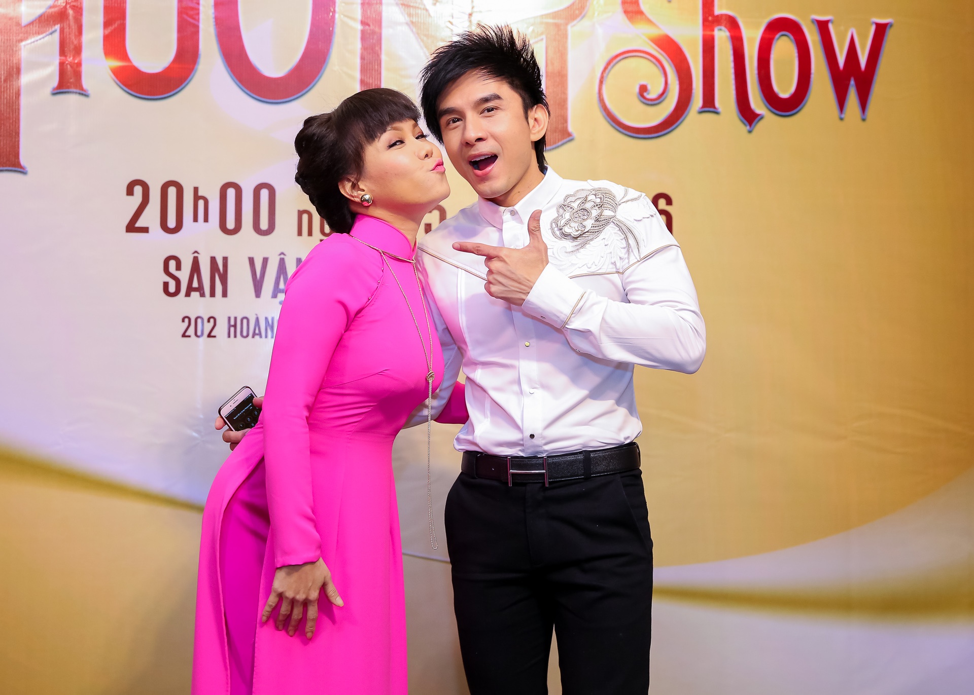 Viet Huong to chuc live show o san van dong anh 1