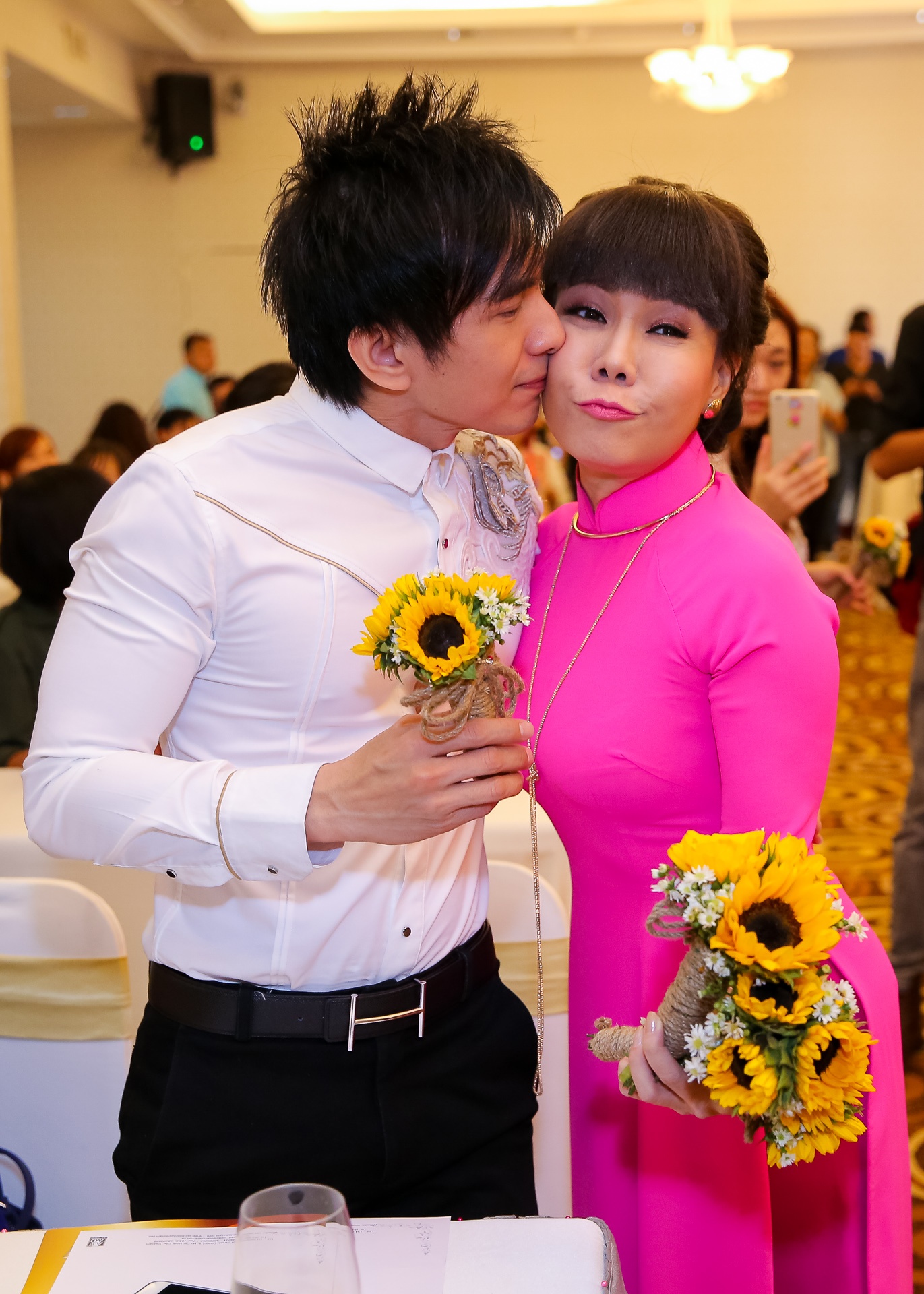 Viet Huong to chuc live show o san van dong anh 2