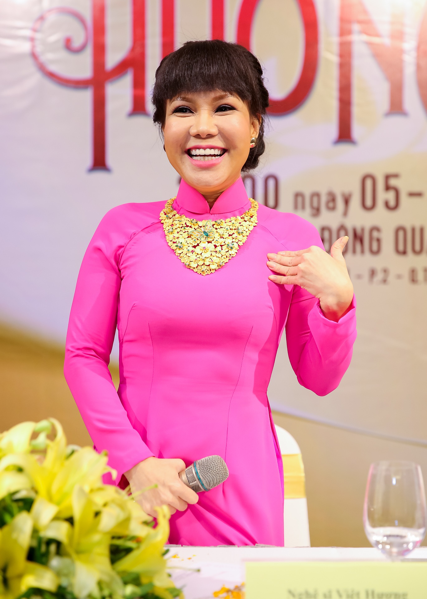 Viet Huong to chuc live show o san van dong anh 8