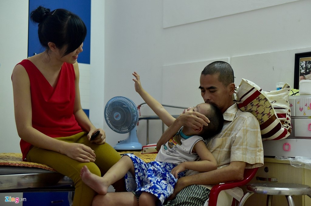 Dien vien Nguyen Hoang bi tai bien anh 2