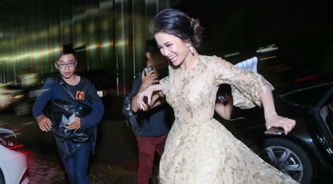 Den gio len song, Dong Nhi va Ong Cao Thang van chua co mat hinh anh