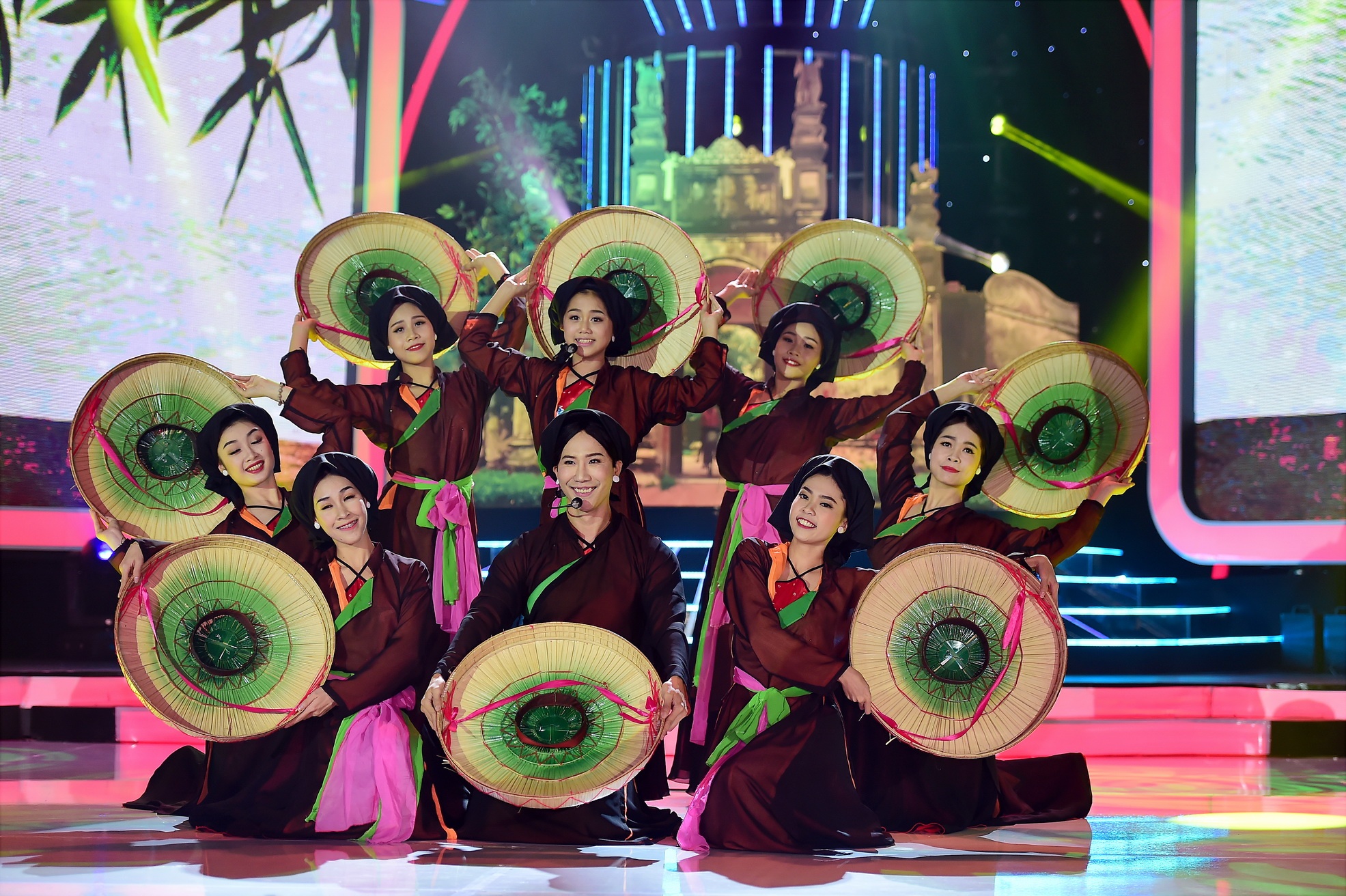 Tap 5 Guong mat than quen nhi anh 5