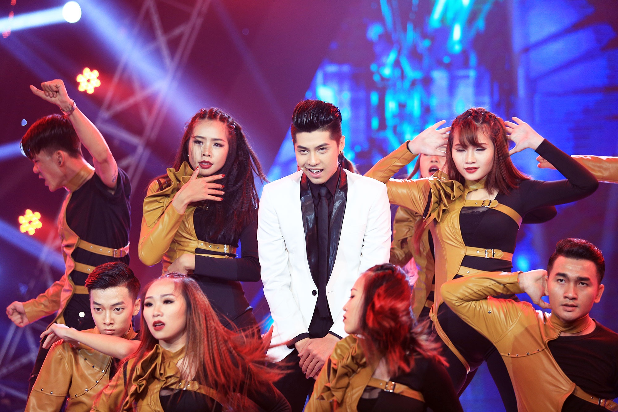 Âm nhạc và bước nhảy tháng 11 ảnh 1 Am nhac va buoc nhay thang 11 anh 1