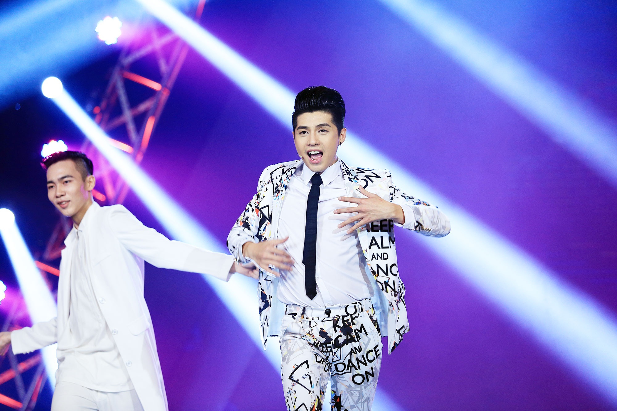 Âm nhạc và bước nhảy tháng 11 ảnh 2 Am nhac va buoc nhay thang 11 anh 2