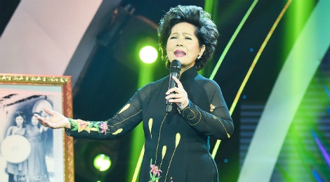 Phuong Dung hat lai ca khuc 'Hoa trinh nu' hinh anh