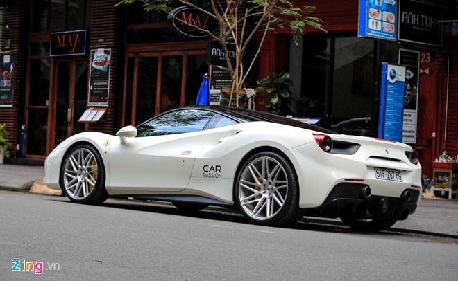 Hồ Ngọc Hà đi siêu xe của Cường Đô La ảnh 2 Ho Ngoc Ha di sieu xe cua Cuong Do La anh 2