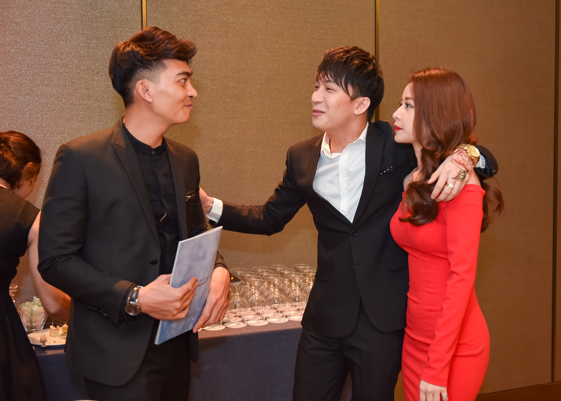 Ra mắt đoàn phim Vệ sĩ Sài Gòn ảnh 8 Ra mat doan phim Ve si Sai Gon anh 8