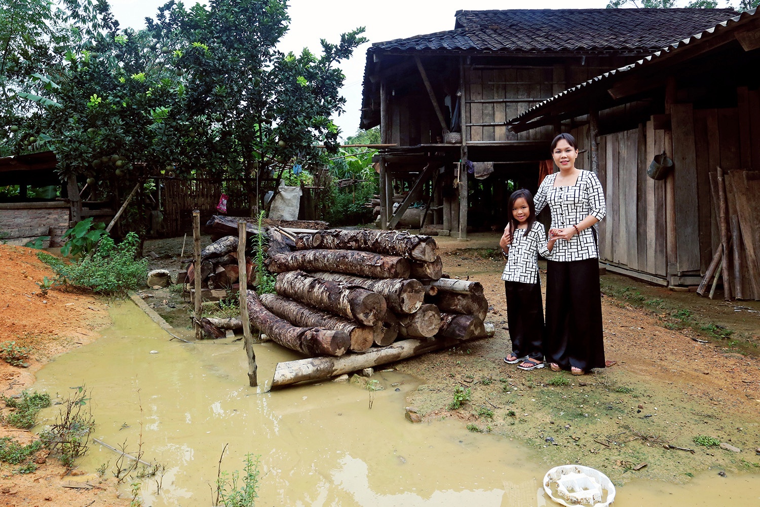 Việt Hương làm từ thiện sau live show ảnh 10 Viet Huong lam tu thien sau live show anh 10