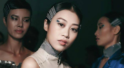 Nha san xuat Next Top len tieng ve nghi van chen ep thi sinh hinh anh