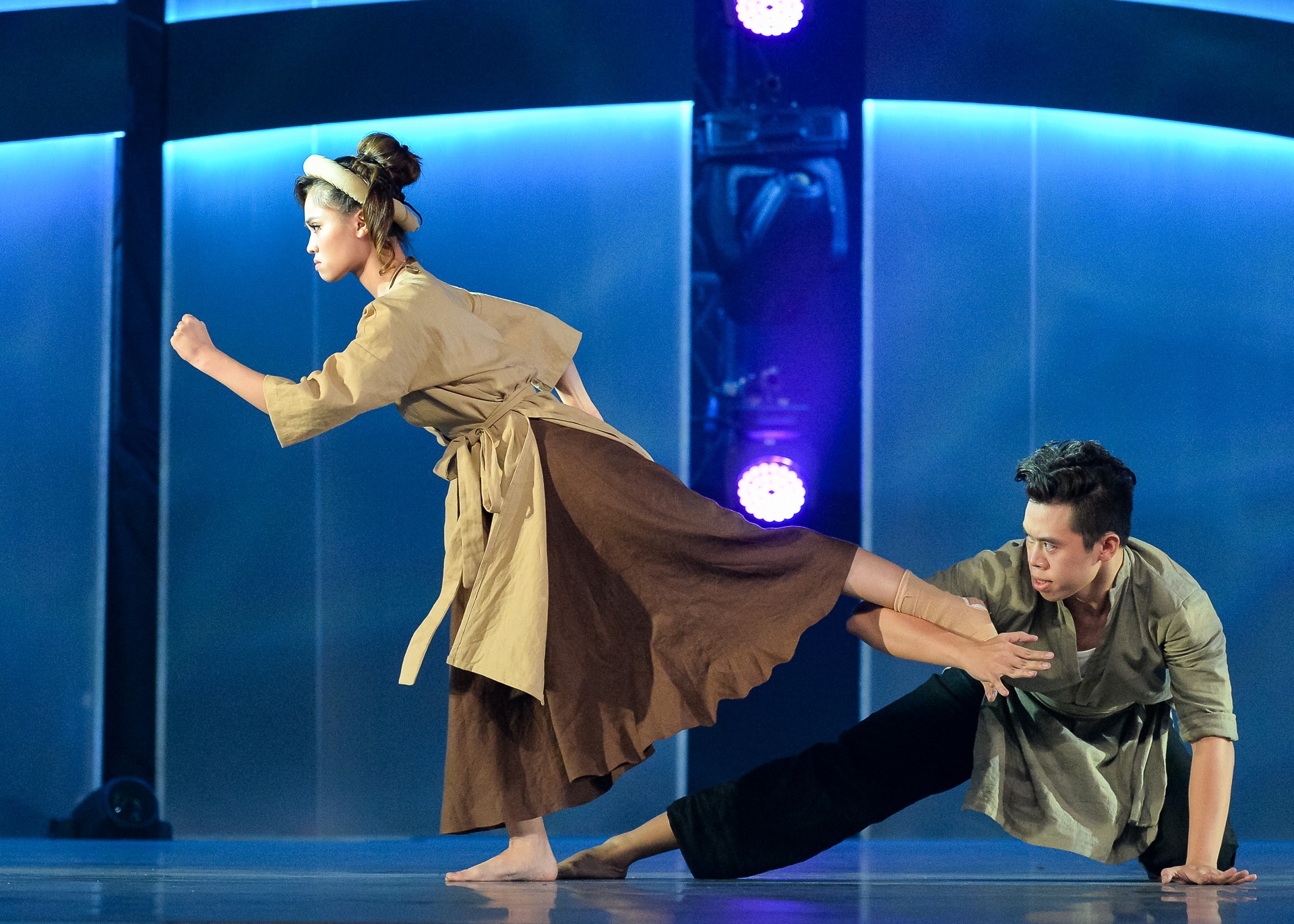 Tap 2 Thu thach cung buoc nhay anh 1