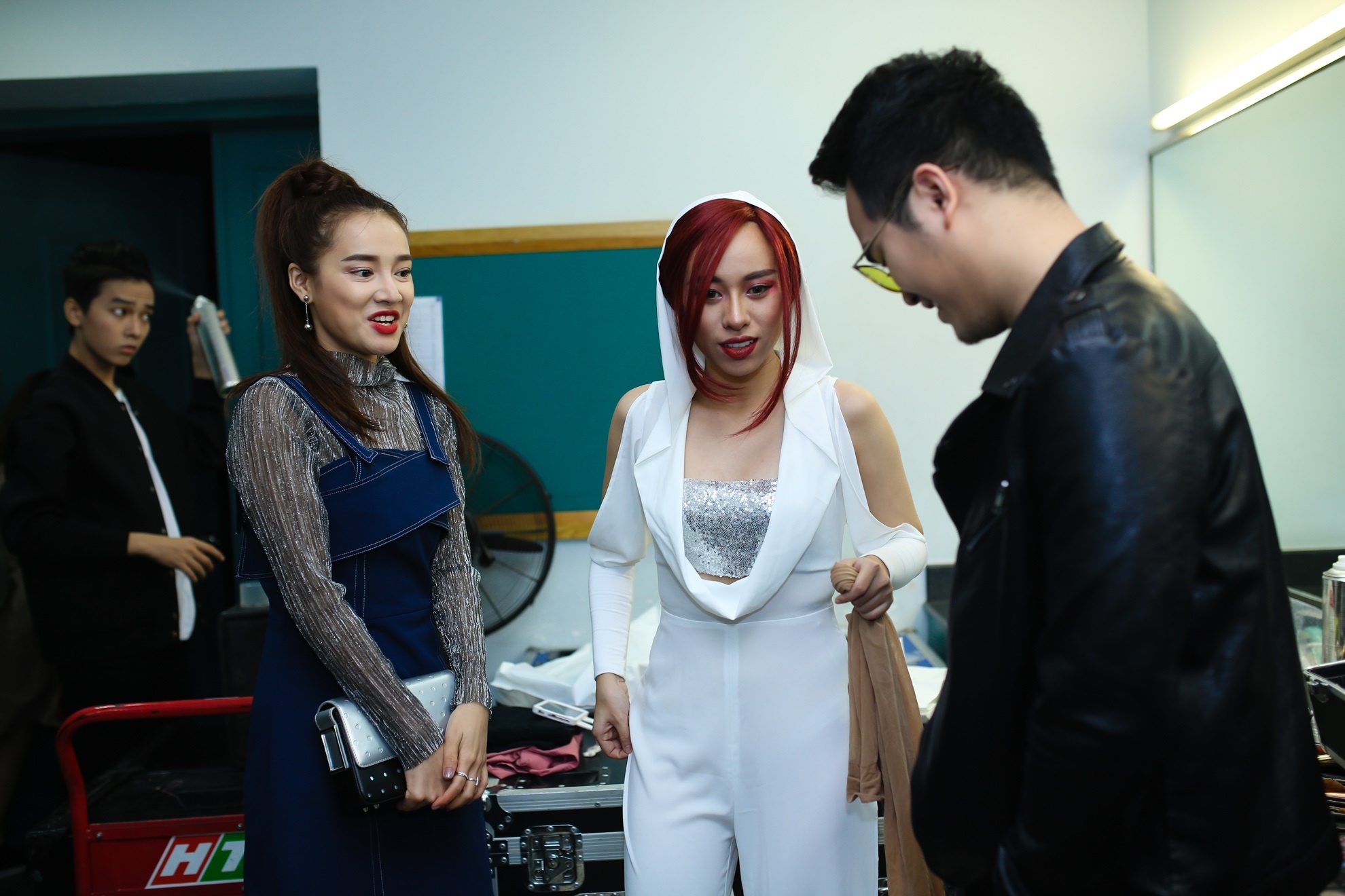 Nha Phuong mot minh di su kien anh 4