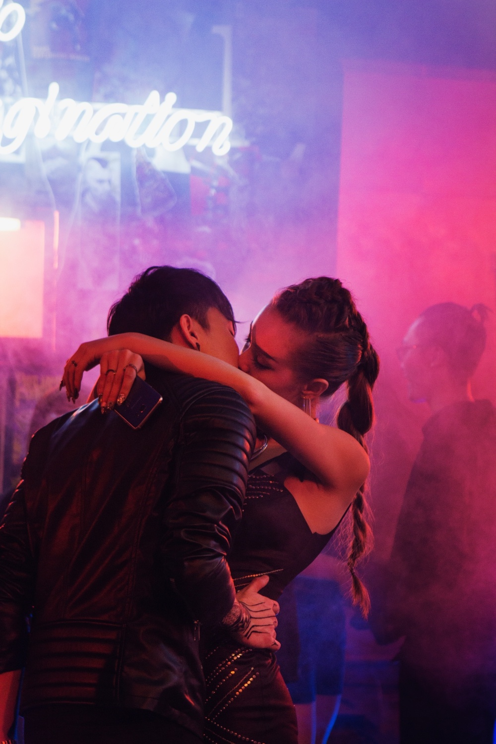 MLee tung teaser MV Party Up ảnh 6 MLee tung teaser MV Party Up anh 6