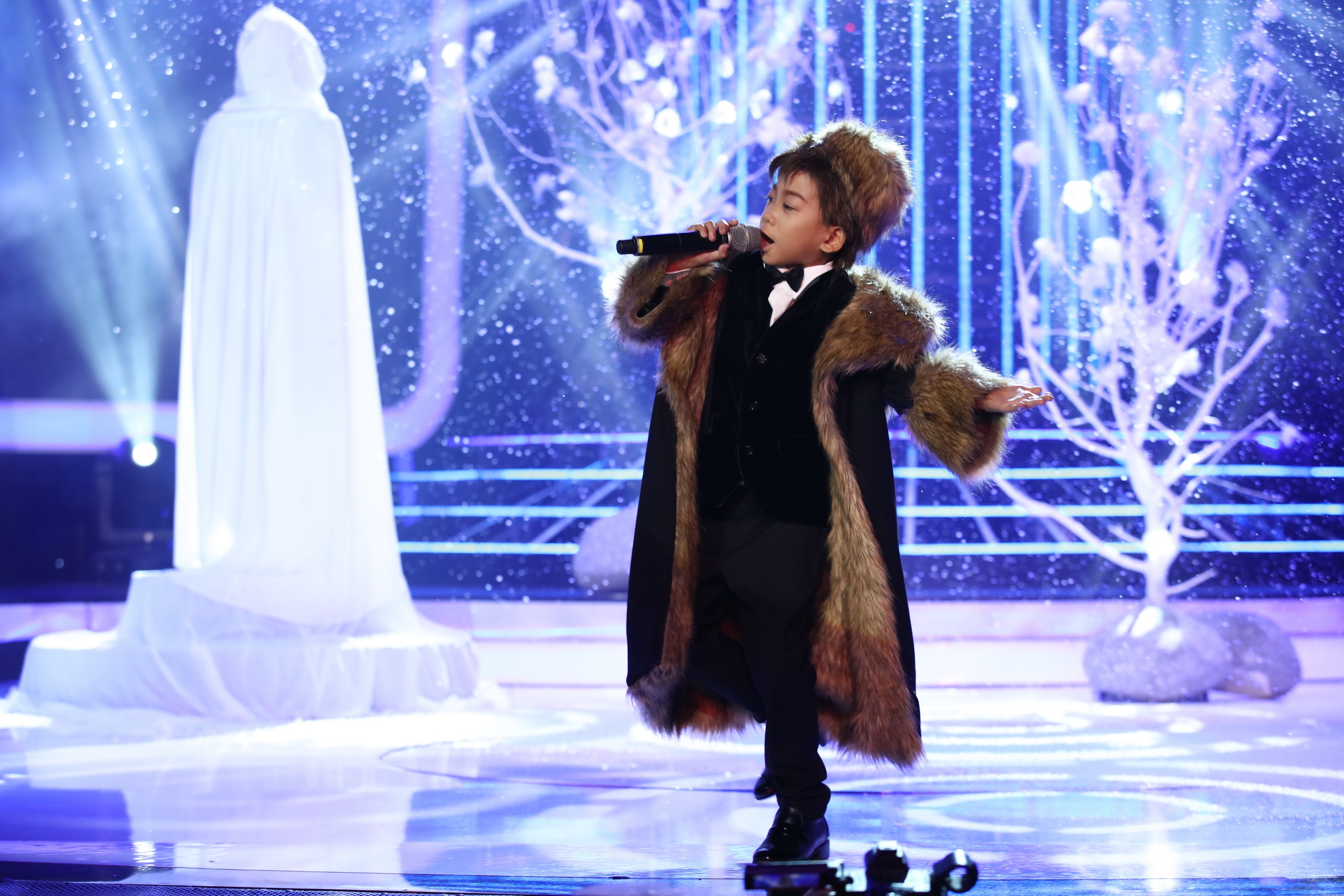 Tap 10 Guong mat than quen nhi anh 1