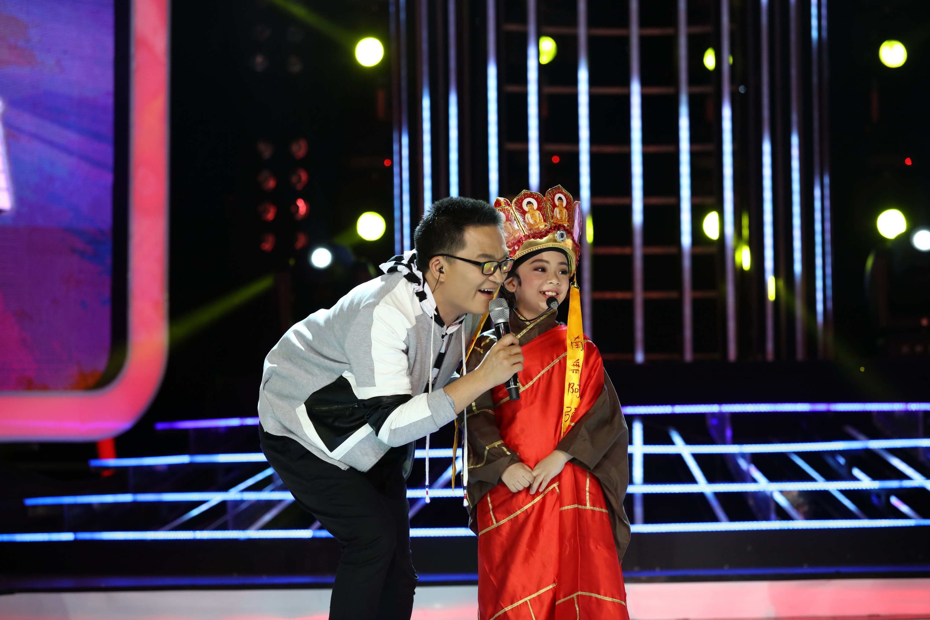 Tap 10 Guong mat than quen nhi anh 10