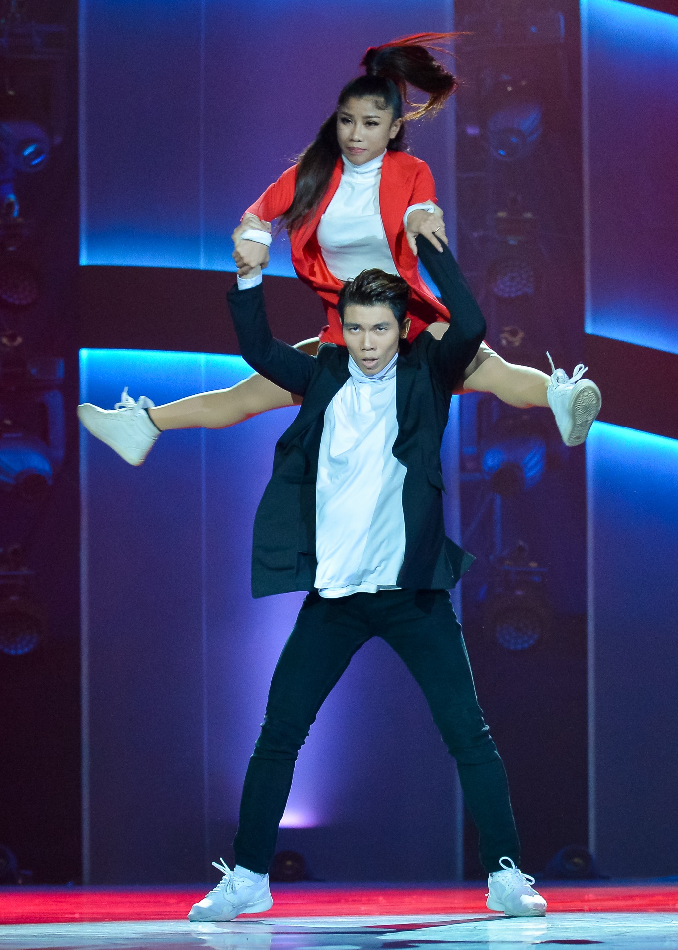 Tap 7 Thu thach cung buoc nhay anh 17