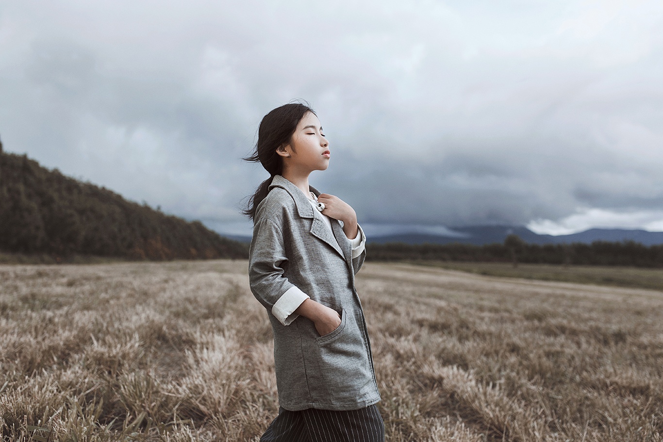 Uyên Nhi Gương mặt thân quen nhí ra MV nhạc phim ảnh 1 Uyen Nhi Guong mat than quen nhi ra MV nhac phim anh 1