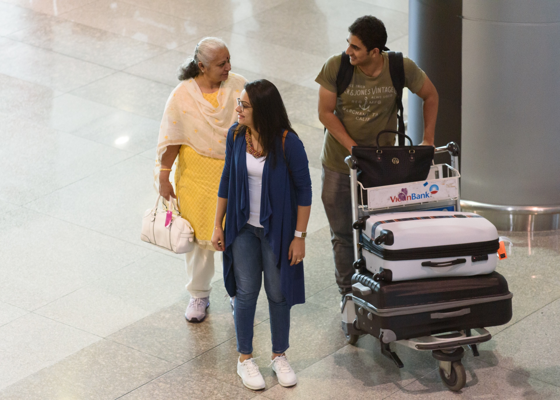 Sao Cô dâu 8 tuổi sang Việt Nam ảnh 3 Sao Co dau 8 tuoi sang Viet Nam anh 3