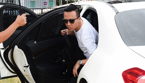 Tran Thanh ngoi xe hop tien ty den Zing Music Space hinh anh