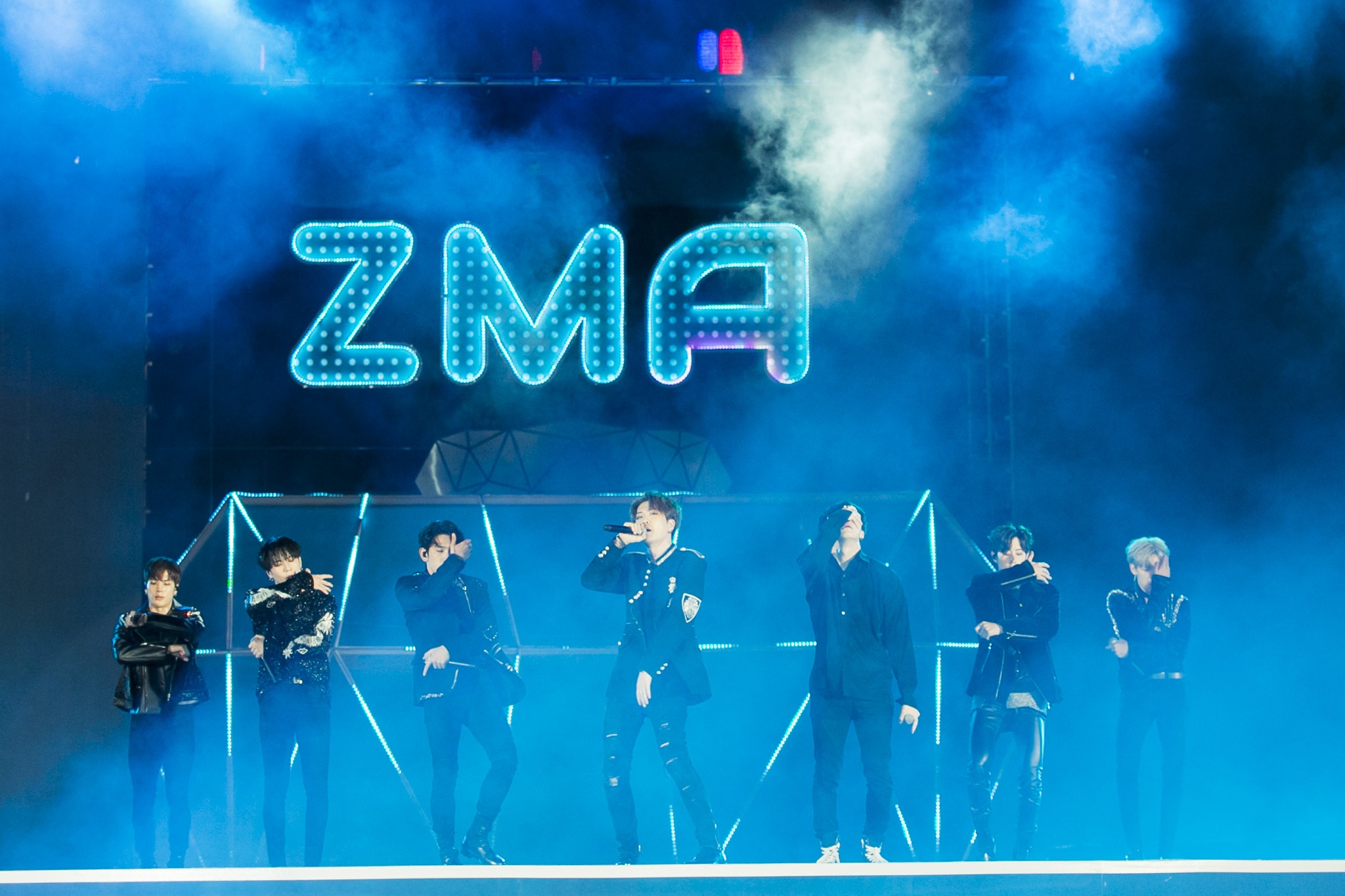 Lễ trao giải Zing Music Awards 2016 ảnh 3 Le trao giai Zing Music Awards 2016 anh 3