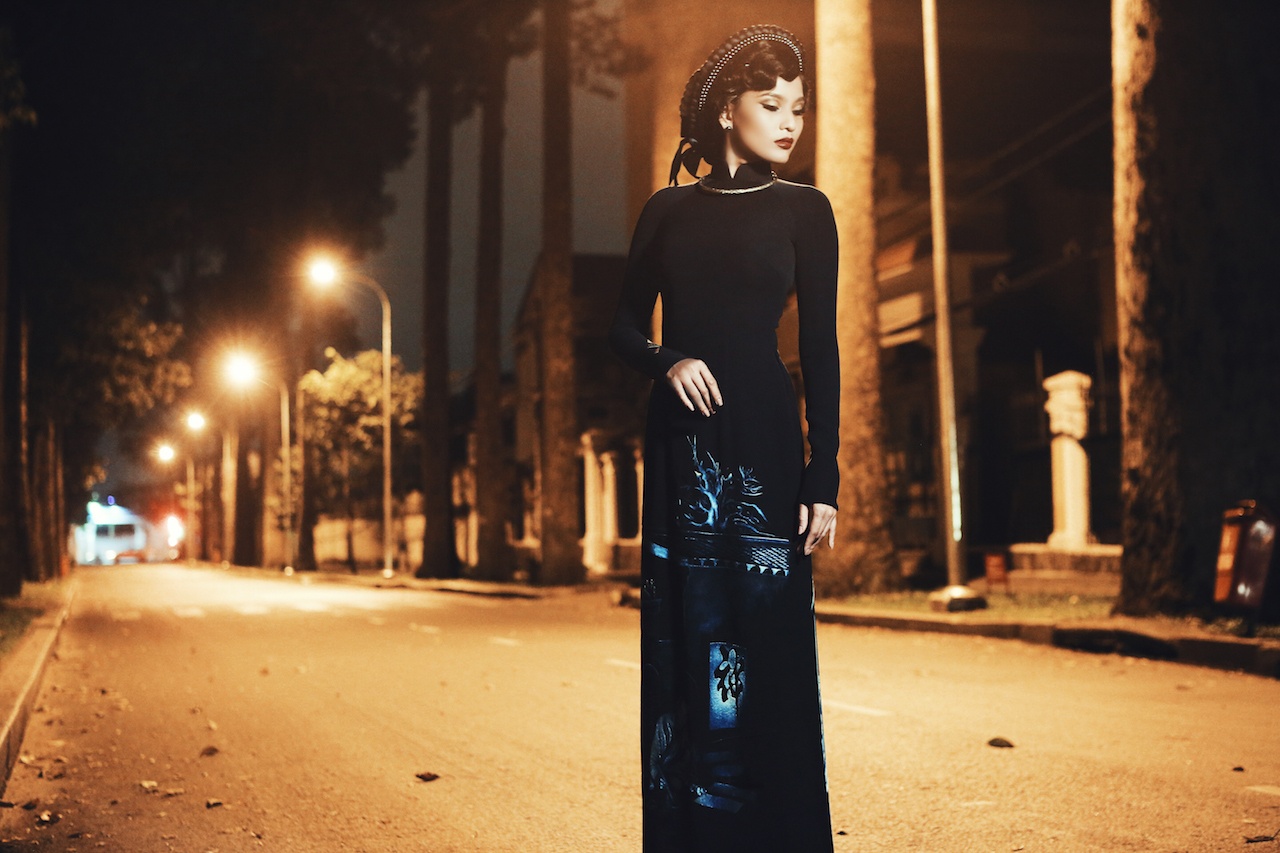 Truong Thi May xuong pho luc nua dem anh 1