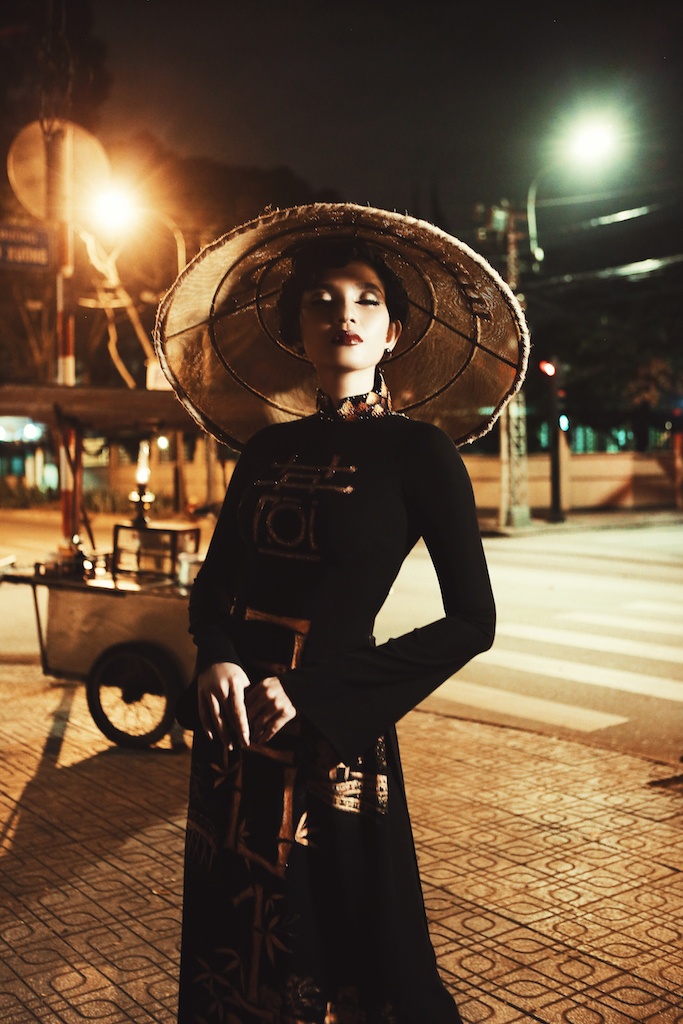 Truong Thi May xuong pho luc nua dem anh 2