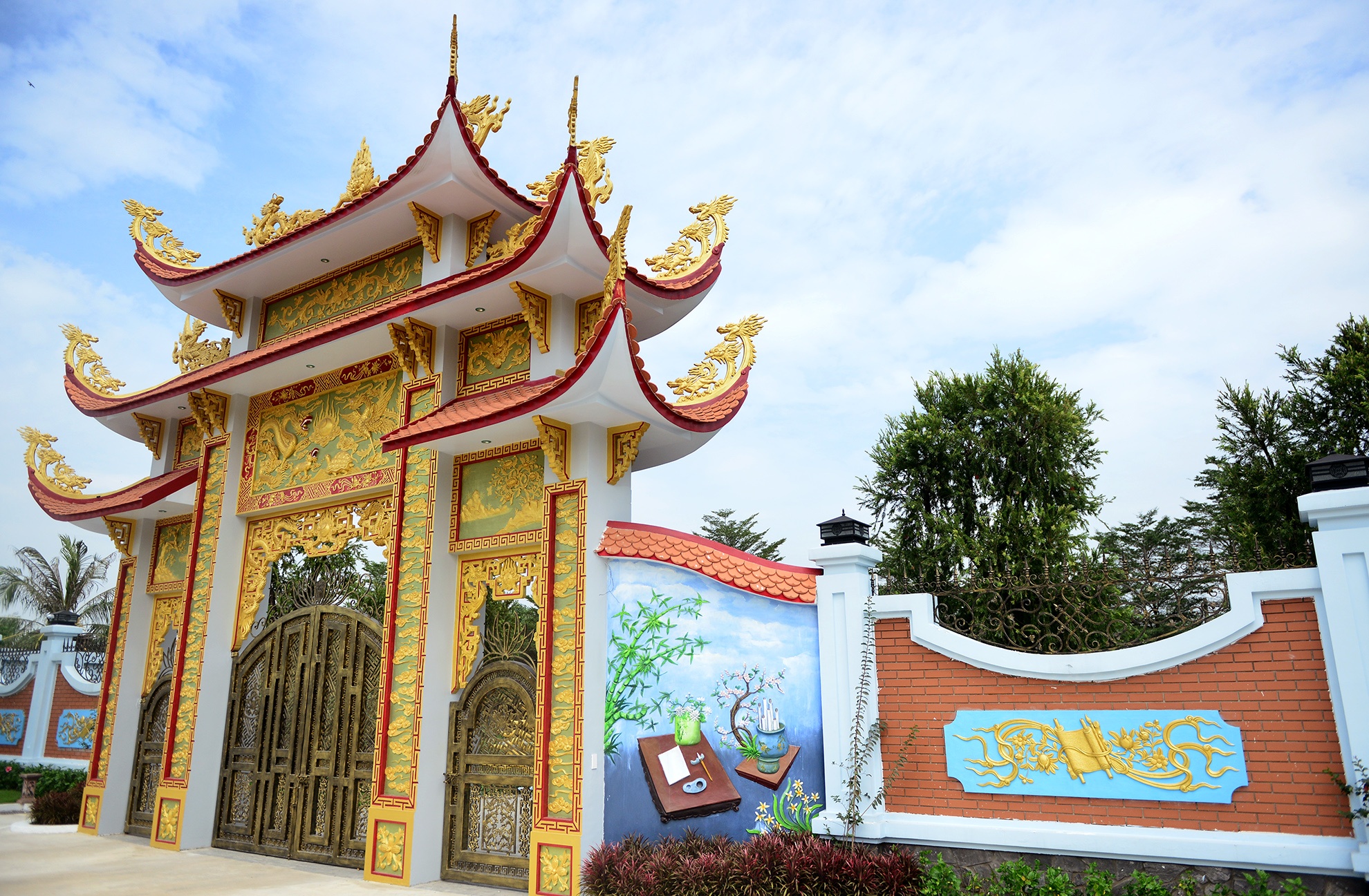 Nha tho To cua Hoai Linh don dep don Tet anh 15