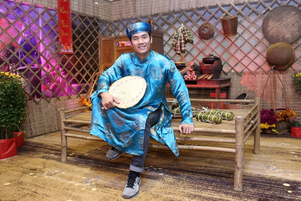 Nhan Phuc Vinh dong phim Co Tham ve lang 2 anh 1