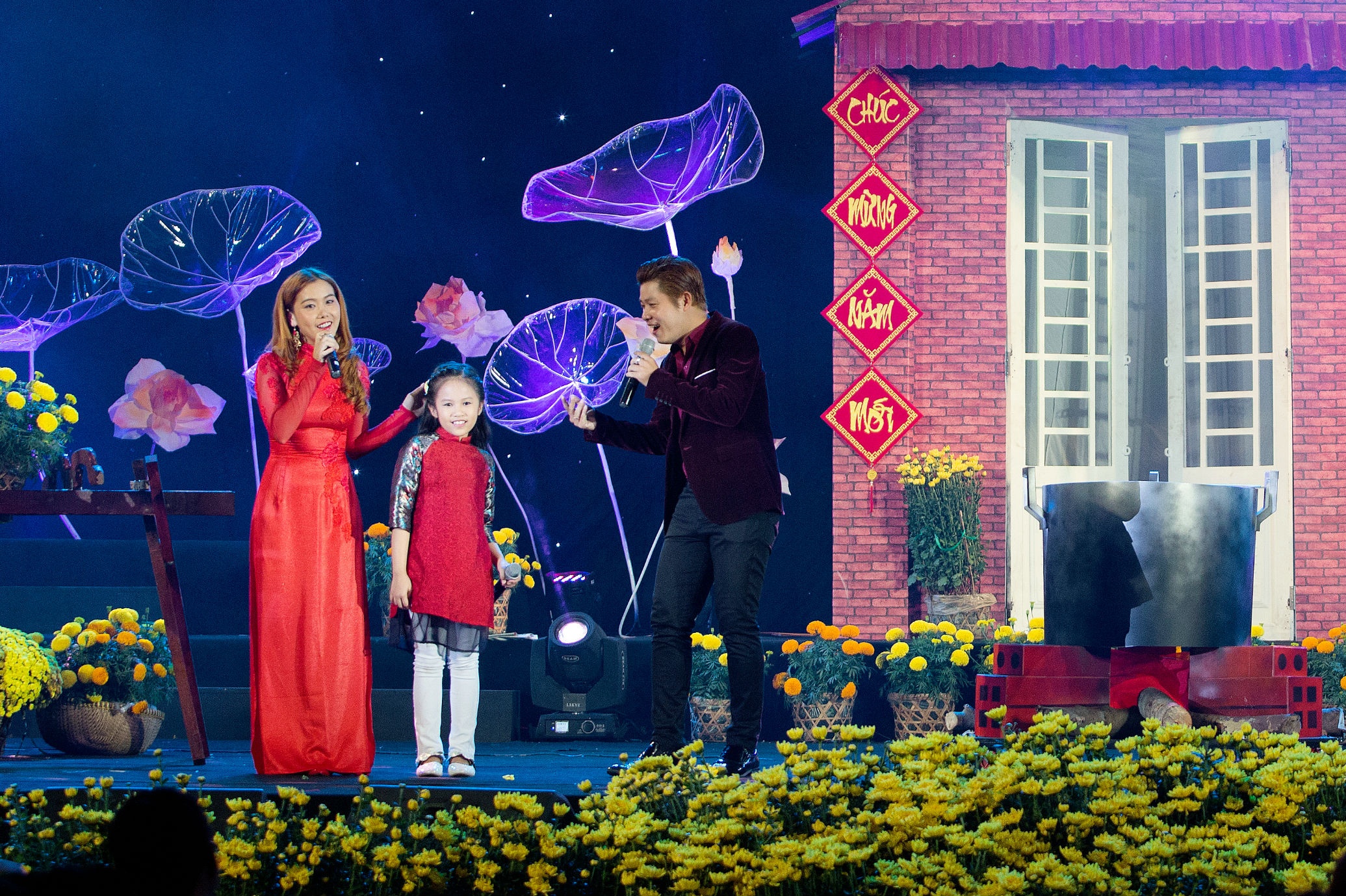 Đêm nhạc Mái ấm gia đình Việt ảnh 7 Dem nhac Mai am gia dinh Viet anh 7