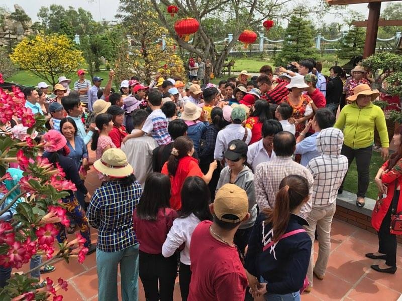 Den tho To cua Hoai Linh anh 2